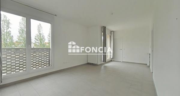 Location Appartement 3 pièces 77.33 m² - Les Pavillons-sous-bois 93320