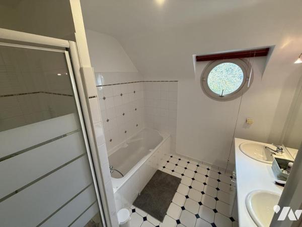 MAISON FAMILIALE 4 CHAMBRES BUREAU JARDIN GARAGE SAINT SERVAN 35400