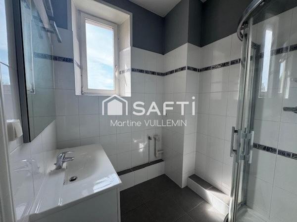 EMPLACEMENT - SECTEUR RESIDENTIEL - EXCELLENT ETAT - VUE