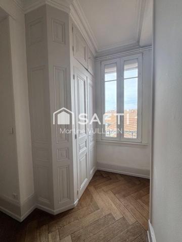 EMPLACEMENT - SECTEUR RESIDENTIEL - EXCELLENT ETAT - VUE