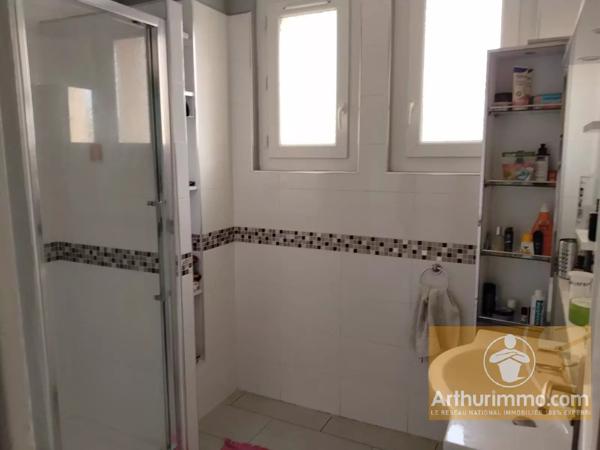 Vente                                                      Appartement
                        
                     5 pièces                      110 m2                     à Frontignan