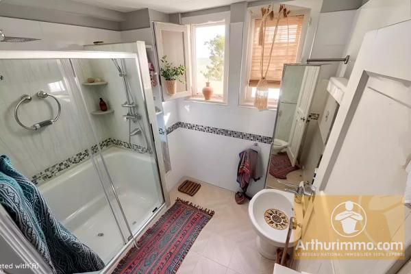 Vente                                                      Appartement
                        
                     5 pièces                      110 m2                     à Frontignan