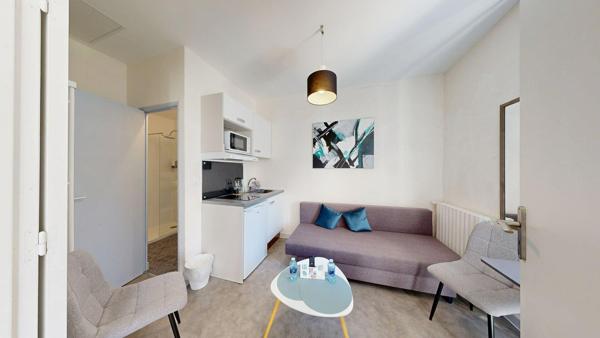 Hôtel Murs et fonds de commerce situé à deux pas d AVIGNON et 15 Mn de ST Rémy de Provence Saint remy de provence