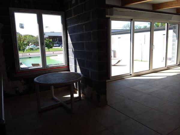 Maison à vendre 5 pièces BORDERES SUR L'ECHEZ (65) sur 1500 m² de terrain avec piscine et pool house.