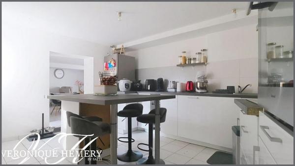 Ancienne de village 3 chambres 1 bureau avec dépendances et garage