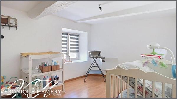 Ancienne de village 3 chambres 1 bureau avec dépendances et garage