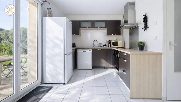À vendre - Maison mitoyenne 1 côté, 5 pièces située à Charvieu-Chavagneux (38230)