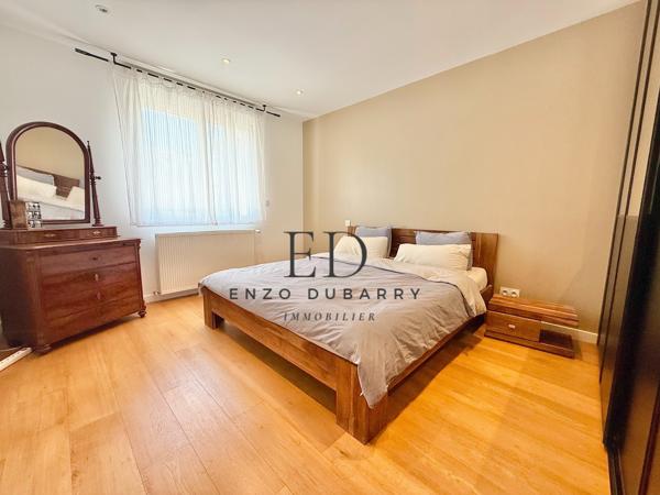 Maison
         7 pièces
        - 204 m² Bien prestige 949 500 € *