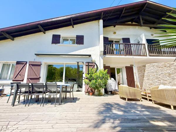 Maison
         7 pièces
        - 204 m² Bien prestige 949 500 € *