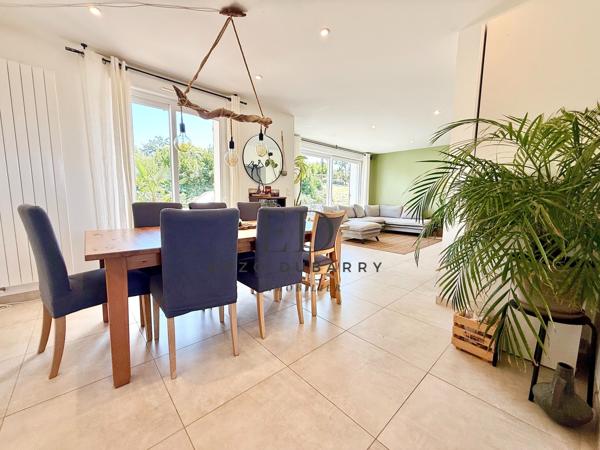 Maison
         7 pièces
        - 204 m² Bien prestige 949 500 € *