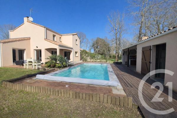 Maison à vendre  5 pièces - 147 m 2   PORNIC  - 44