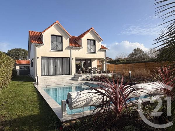 Maison à vendre  5 pièces - 147 m 2   PORNIC  - 44