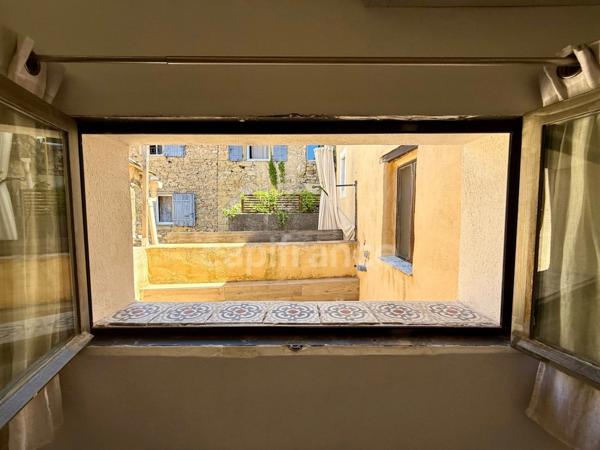 Maison à vendre 5 pièces LAURIS (84) terrasse et cave