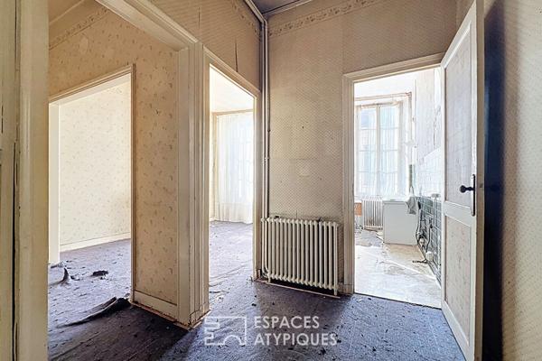 Jolie maison pierre à rénover avec patio en plein coeur de Saint-Michel