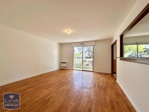 Appartement à louer 4 pièces 97.6m² Villeurbanne (69100)