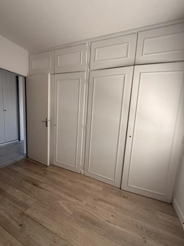 Pavillon sur sous sol de 170m², 5 chambres, piscine sur terrain de 2000m² 197 000 €