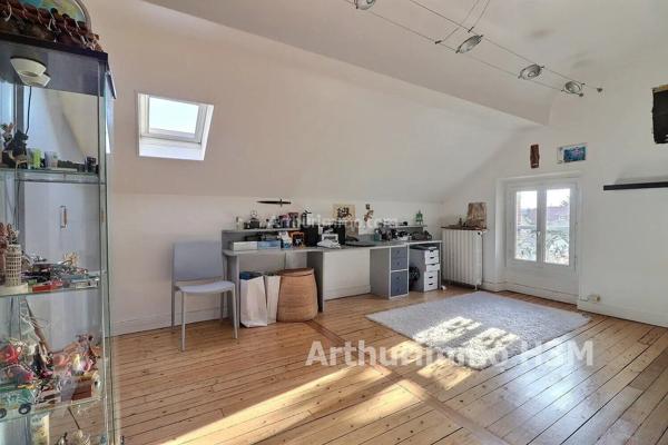 Vente                                                      Maison
                        
                     7 pièces                      217 m2                     à Beauchamp