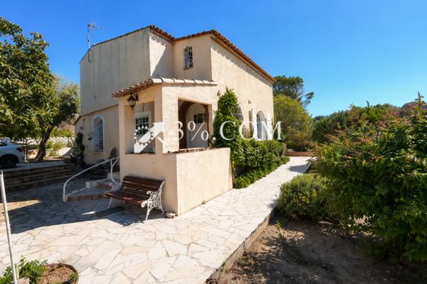 Maison
                                                                                                                                                                                                                                                                                                                        6 pièce(s)                                                                                                                                                                                                          2 chambre(s)                                                                                                                                                                                                          100  m²