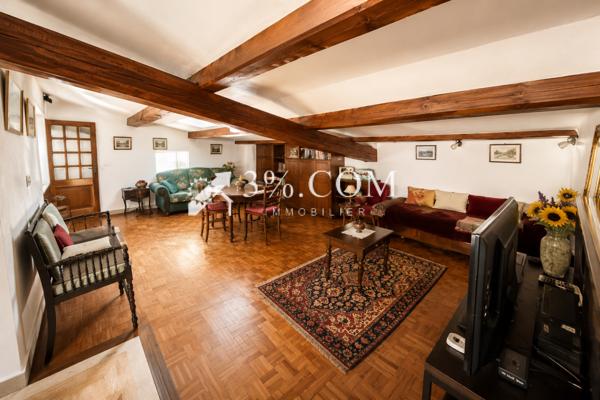 Maison
                                                                                                                                                                                                                                                                                                                        6 pièce(s)                                                                                                                                                                                                          2 chambre(s)                                                                                                                                                                                                          100  m²