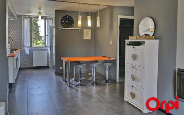 Appartement à vendre    3 pièces •  Bourgoin-Jallieu