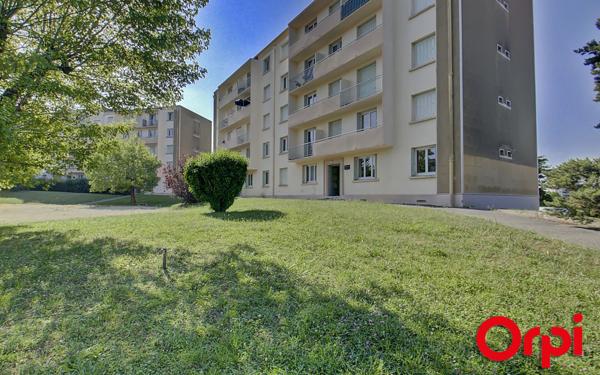 Appartement à vendre    3 pièces •  Bourgoin-Jallieu