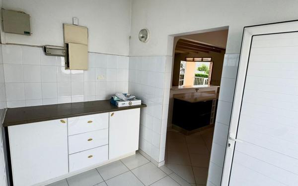 Maison à louer    3 pièces • 157 m2 Baie-Mahault