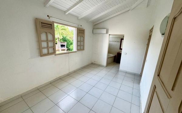 Maison à louer    3 pièces • 157 m2 Baie-Mahault