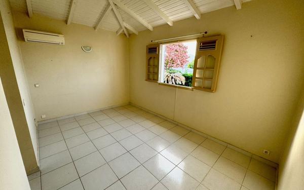 Maison à louer    3 pièces • 157 m2 Baie-Mahault