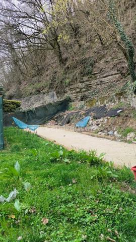 Maison type loft industriel 150 m² + gîte rénové 25 m2 – revenu locatif 1 000 €/mois