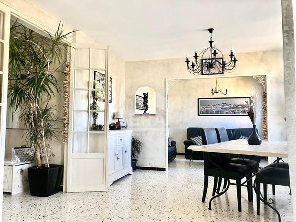 Appartement à vendre Marseille 13013 4/5 pièces Spacieux Saint-Mitre  Château Gombert traversant lumineux parking privatif  calme cave