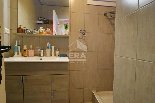 Appartement à vendre Marseille 13013 4/5 pièces Spacieux Saint-Mitre  Château Gombert traversant lumineux parking privatif  calme cave