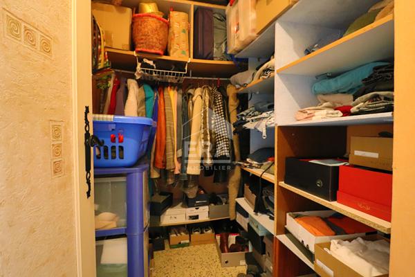 Appartement à vendre Marseille 13013 4/5 pièces Spacieux Saint-Mitre  Château Gombert traversant lumineux parking privatif  calme cave