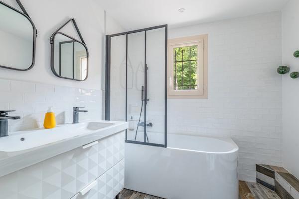 69110 SAINT FOY LES LYON - MAISON + APPARTEMENT - PISCINE - GARAGE - JARDIN - VUE PANORAMIQUE - PROCHE DES COMMODITES - CALME