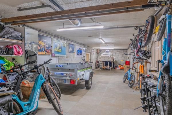 69110 SAINT FOY LES LYON - MAISON + APPARTEMENT - PISCINE - GARAGE - JARDIN - VUE PANORAMIQUE - PROCHE DES COMMODITES - CALME