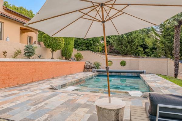 69110 SAINT FOY LES LYON - MAISON + APPARTEMENT - PISCINE - GARAGE - JARDIN - VUE PANORAMIQUE - PROCHE DES COMMODITES - CALME