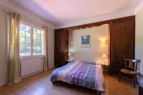 Labenne (40) - À VENDRE – Maison de plain-pied avec dépendances, piscine et terrain de 9 700 m²