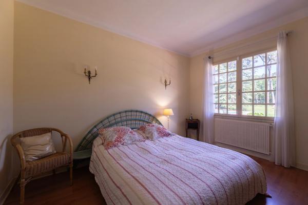 Labenne (40) - À VENDRE – Maison de plain-pied avec dépendances, piscine et terrain de 9 700 m²