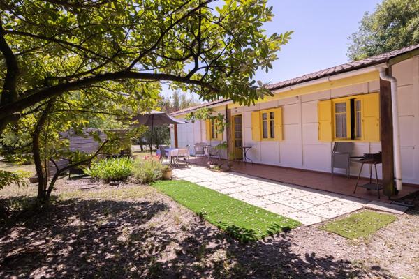 Labenne (40) - À VENDRE – Maison de plain-pied avec dépendances, piscine et terrain de 9 700 m²