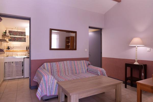 Labenne (40) - À VENDRE – Maison de plain-pied avec dépendances, piscine et terrain de 9 700 m²
