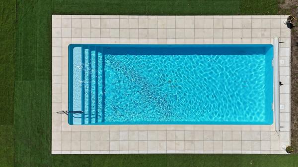 Labenne (40) - À VENDRE – Maison de plain-pied avec dépendances, piscine et terrain de 9 700 m²