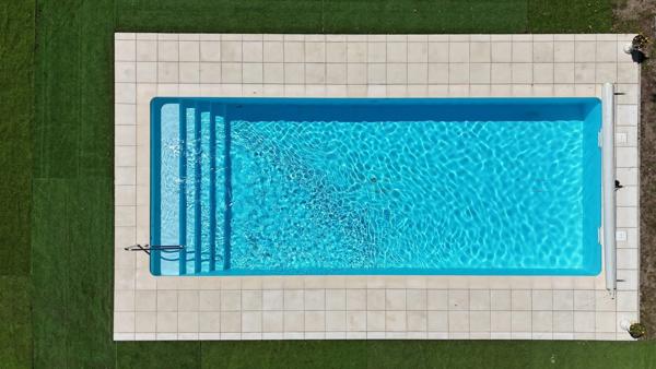 Labenne (40) - À VENDRE – Maison de plain-pied avec dépendances, piscine et terrain de 9 700 m²