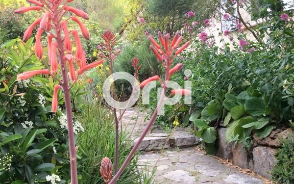 Maison à vendre    5 pièces • 140 m2 Carqueiranne