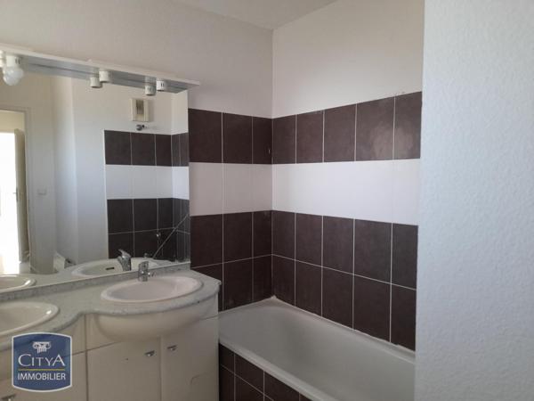 Appartement à louer 3 pièces 61.48m² Saint-Michel (16470)