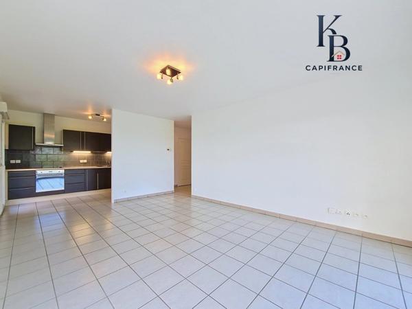 AMBILLY, appartement T3 de 70 m² avec terrasse de 23 m² à deux pas de la douane