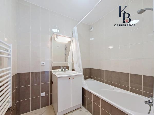AMBILLY, appartement T3 de 70 m² avec terrasse de 23 m² à deux pas de la douane