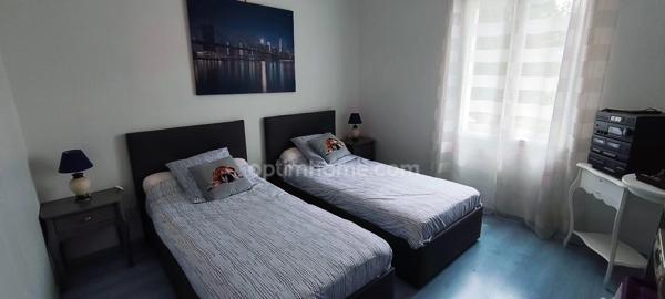 MAISON DE PLAIN-PIED – 167 M² – PISCINE AVEC ABRI HAUT – DPE B – PANNEAUX SOLAIRES – 3 596 M² DE TERRAIN – CLAM, À 5 MINUTES DE JONZAC
