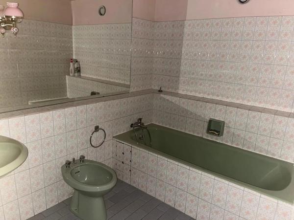 Vente                                                      Appartement
                        
                     5 pièces                      126 m2                     à Perpignan