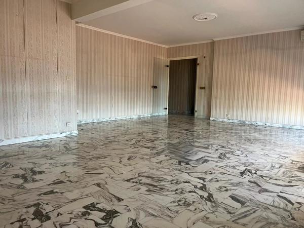 Vente                                                      Appartement
                        
                     5 pièces                      126 m2                     à Perpignan