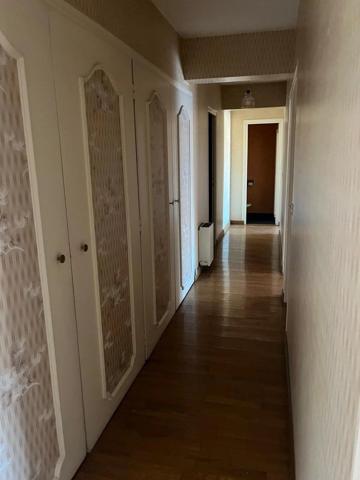 Vente                                                      Appartement
                        
                     5 pièces                      126 m2                     à Perpignan