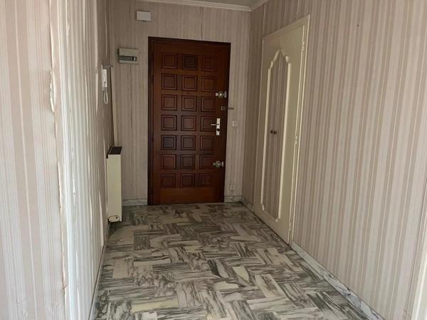 Vente                                                      Appartement
                        
                     5 pièces                      126 m2                     à Perpignan